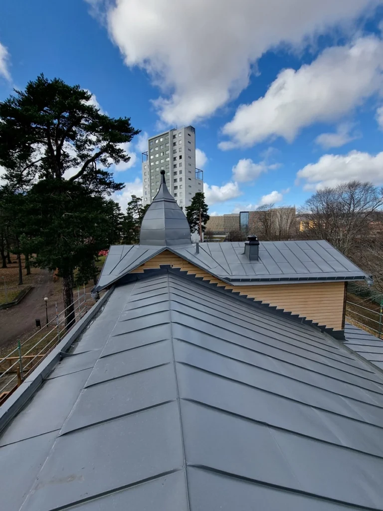 Bandtäckning med kulturplåt på Kårhuset